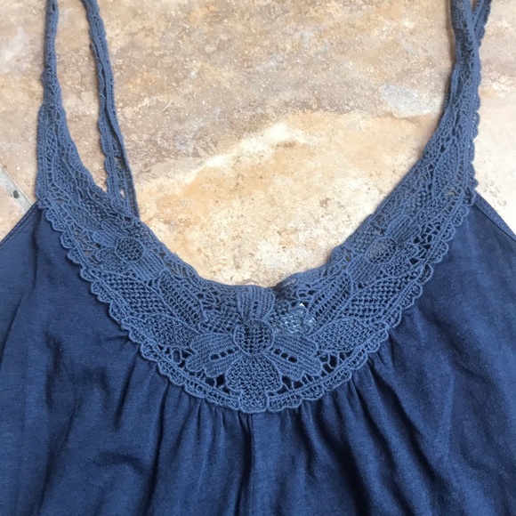 AEO flowy blue lace trim tank - Picture 2 of 3